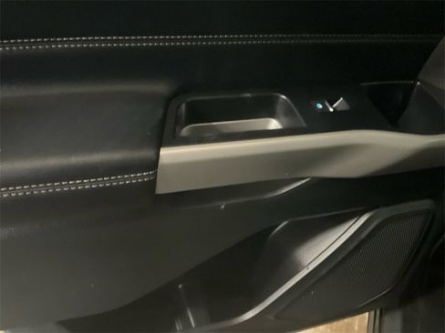 Used 2022 Ford Explorer XLT w/ Class IV Trailer Tow Package image 28