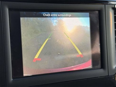 Used 2021 Chrysler Voyager Lxi image 14