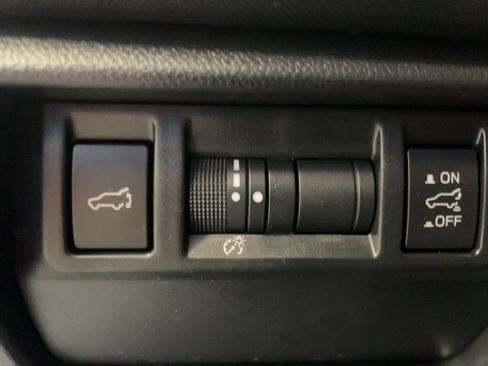 Used 2025 Subaru Forester Limited image 9