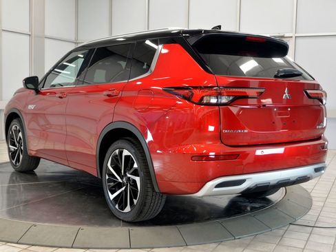 Used 2025 Mitsubishi Outlander SEL image 6