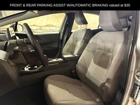 Used 2024 Toyota Prius LE image 9