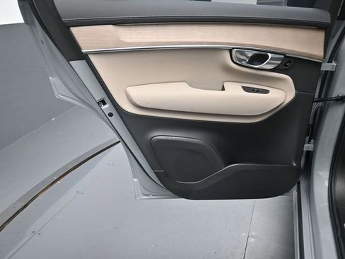 Used 2026 Volvo XC90 B6 Plus w/ Protection Package Premier image 23