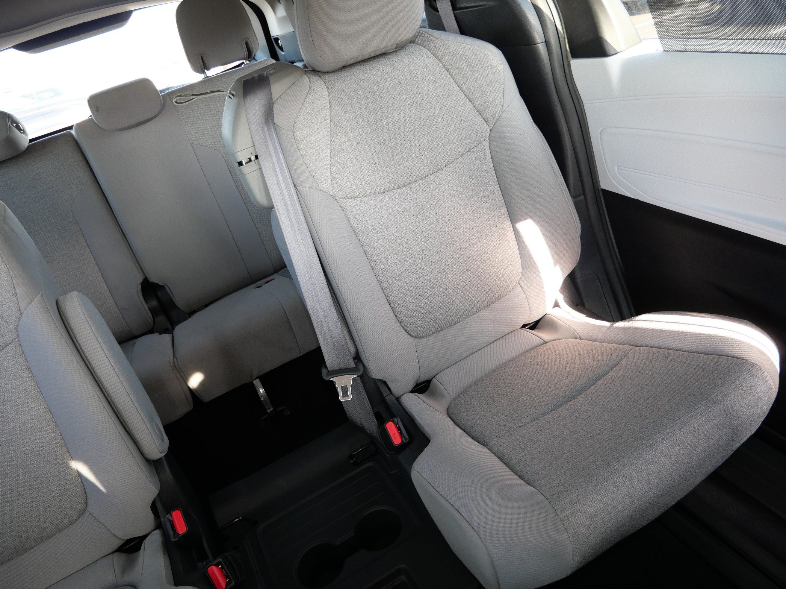 Used 2025 Toyota Sienna LE AWD/4WD image 14
