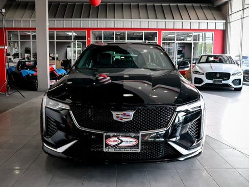 Used 2022 Cadillac CT4 Sport image 2