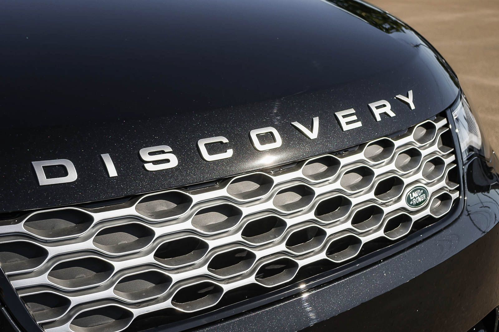 New 2026 Land Rover Discovery Limited Edition AWD/4WD image 16