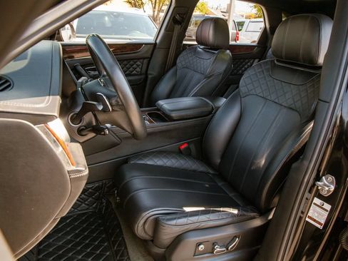 Used 2018 Bentley Bentayga AWD/4WD image 14