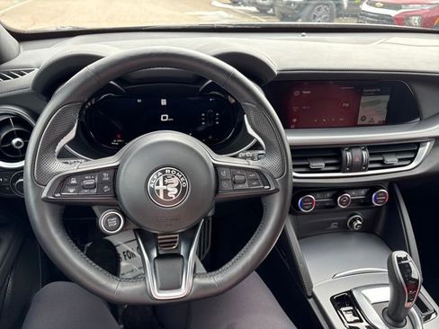 Used 2024 Alfa Romeo Stelvio Veloce image 10