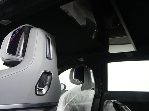 New 2026 BMW 750e xDrive w/ Executive Package image 18