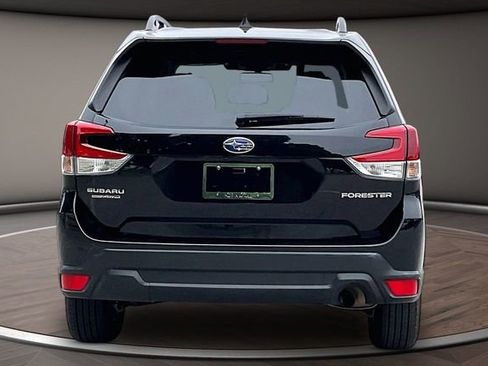 Used 2022 Subaru Forester Premium AWD/4WD image 4