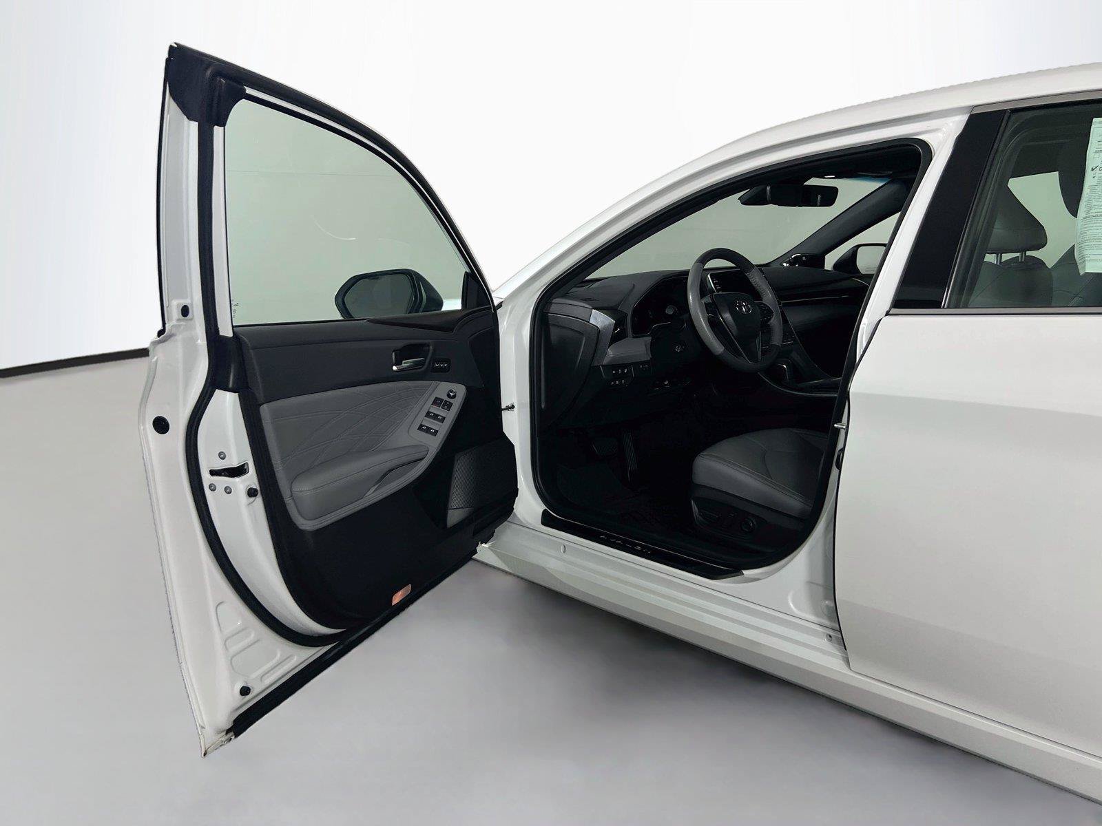 Used 2021 Toyota Avalon Limited w/ Advanced Safety Package FWD image 18