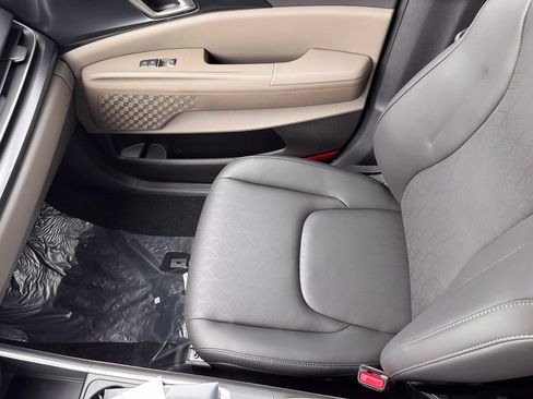 New 2026 Kia Carnival FWD image 25