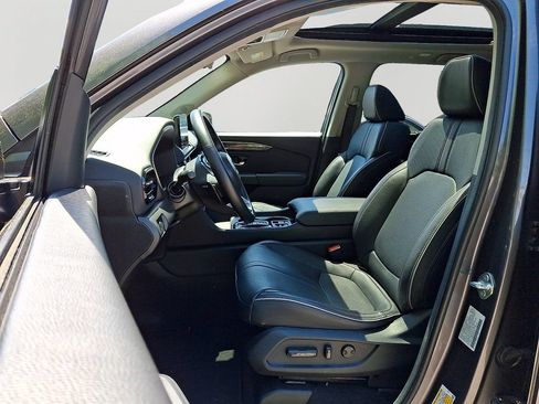 Used 2025 Honda Pilot Elite image 15