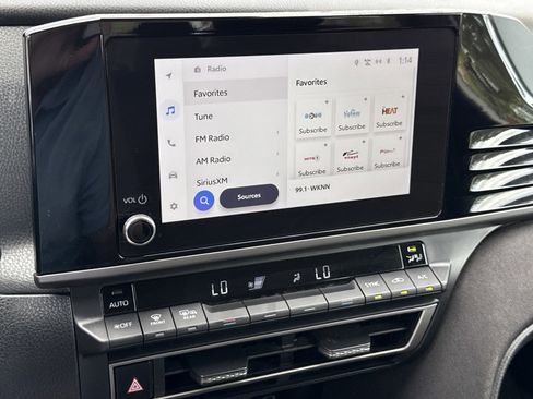 Used 2025 Toyota Camry LE w/ Convenience Package image 24