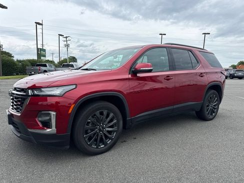 Used 2023 Chevrolet Traverse RS AWD/4WD image 1