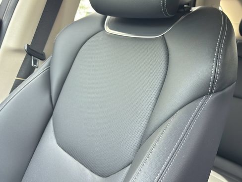 Certified 2026 Genesis GV70 2.5T AWD/4WD image 41