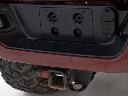 Used 2018 RAM 2500 Lone Star w/ Sport Appearance Group AWD/4WD image 17