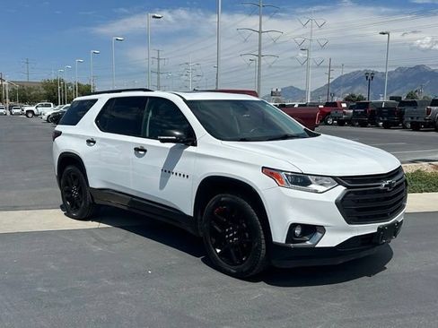 Used 2020 Chevrolet Traverse Premier w/ Redline Edition AWD/4WD image 9