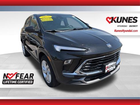 Used 2025 Buick Encore GX Preferred AWD/4WD image 1