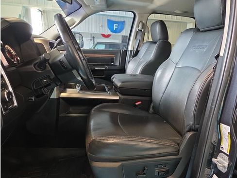 Used 2014 RAM 3500 Laramie w/ Cold Weather Group AWD/4WD image 4