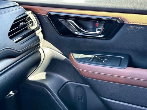 Used 2025 Subaru Forester Touring image 25