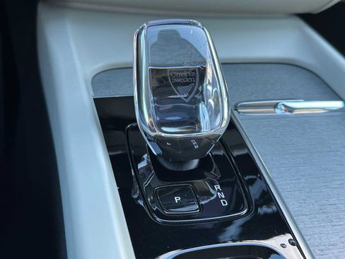 Used 2025 Volvo XC60 B5 Ultra w/ Protection Package Premier image 30