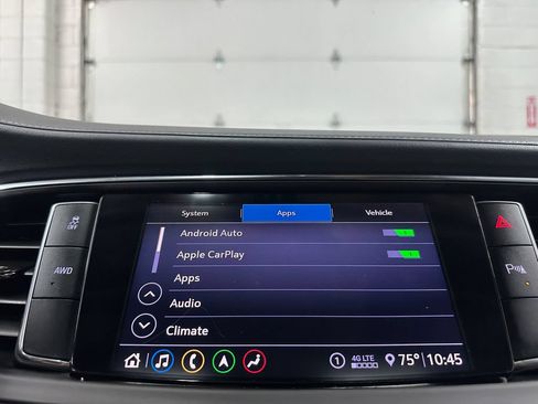Used 2021 Buick Enclave Essence w/ Sound and Sites Package AWD/4WD image 34