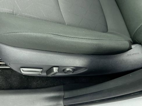 Used 2025 Toyota RAV4 XLE image 13