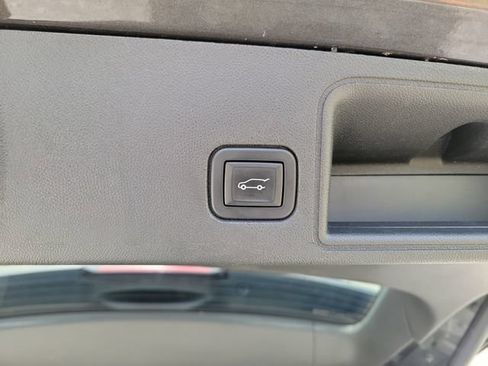 Used 2020 GMC Terrain SLT w/ Preferred Package AWD/4WD image 9