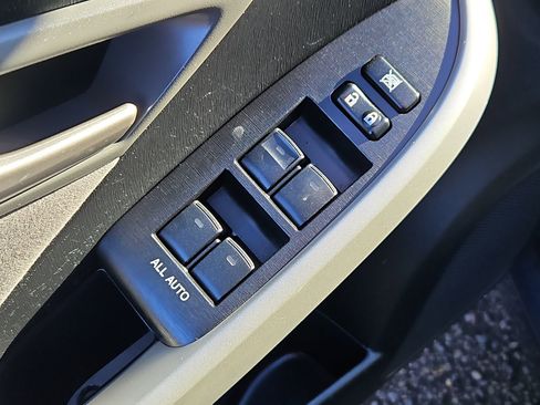 Used 2014 Toyota Prius Two image 10