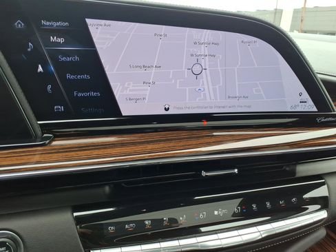 Certified 2024 Cadillac Escalade ESV Premium Luxury AWD/4WD image 31