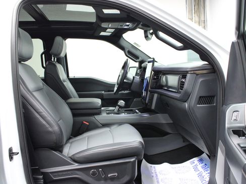 Used 2024 Ford F150 Lightning Lariat image 16