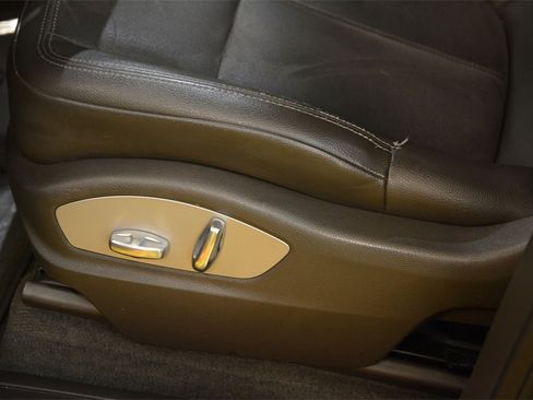 Used 2018 Porsche Macan image 14