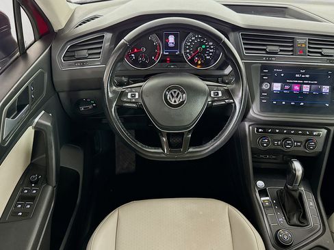 Used 2019 Volkswagen Tiguan SE AWD/4WD image 15