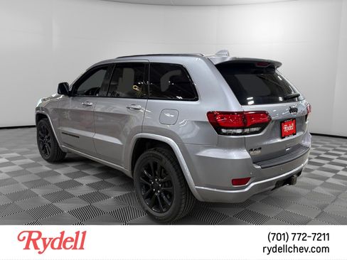 Used 2020 Jeep Grand Cherokee Altitude AWD/4WD image 2