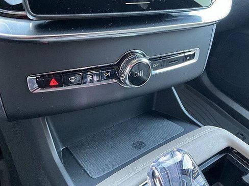 New 2026 Volvo XC90 T8 Plus w/ Protection Package Premier AWD/4WD image 19
