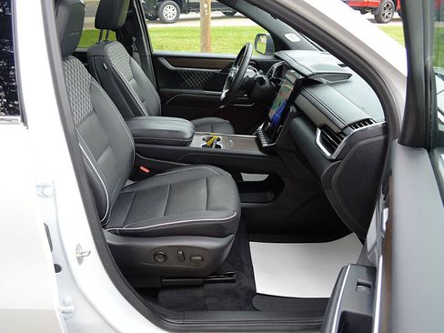 Used 2024 GMC Acadia Denali w/ Super Cruise Package AWD/4WD image 21
