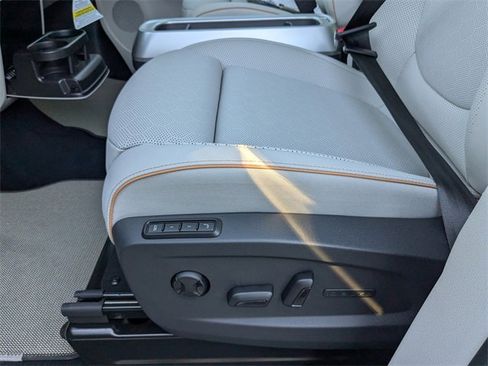 New 2025 Volkswagen ID. Buzz Pro S Plus image 20