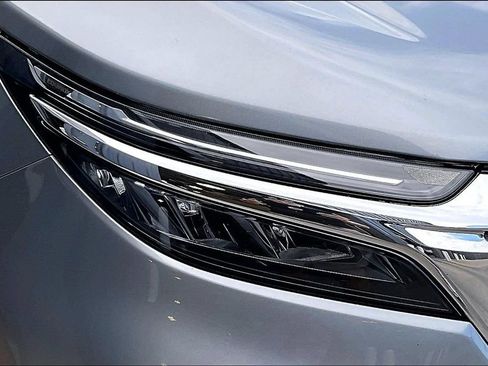 Used 2024 Chevrolet Equinox LT FWD image 28