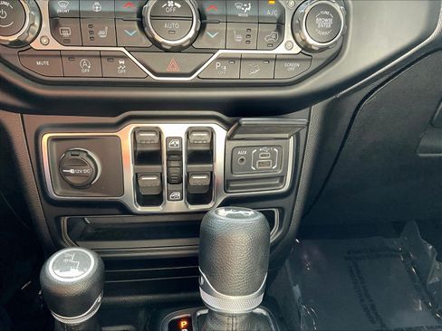 Used 2020 Jeep Wrangler Unlimited Sport AWD/4WD image 16
