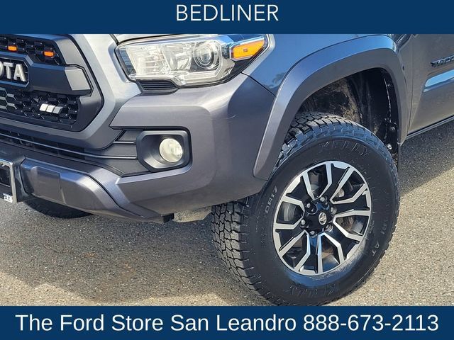 Used 2021 Toyota Tacoma TRD Sport w/ Technology Package RWD image 10