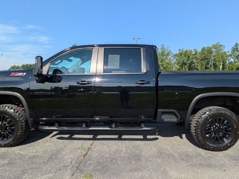 Used 2022 Chevrolet Silverado 2500 LTZ w/ LTZ Plus Package AWD/4WD image 6