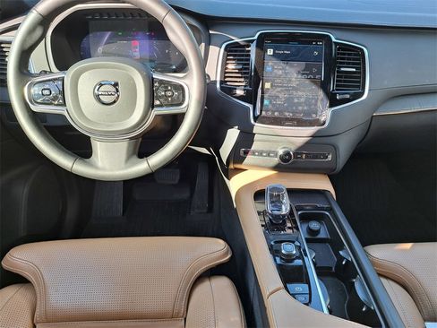 Used 2023 Volvo XC90 B6 Ultimate w/ Lounge Package image 22