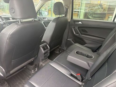 Used 2020 Volkswagen Tiguan SE image 10