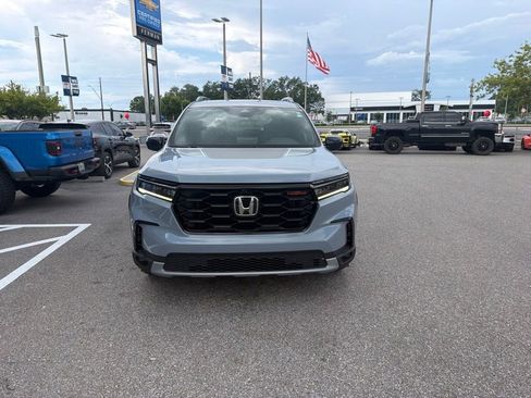 Used 2024 Honda Pilot TrailSport image 2