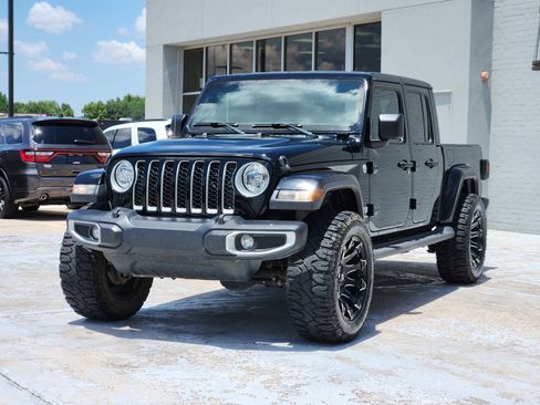 Used 2020 Jeep Gladiator Overland AWD/4WD image 4