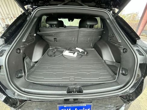 Used 2024 Chevrolet Equinox EV RS FWD image 24