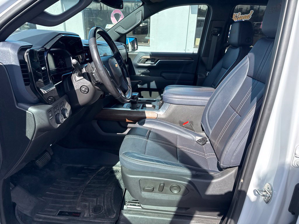 Used 2023 Chevrolet Silverado 1500 High Country AWD/4WD image 22