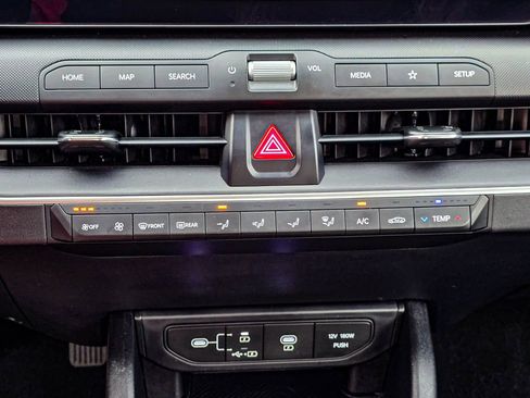 Used 2025 Kia K4 FWD image 19