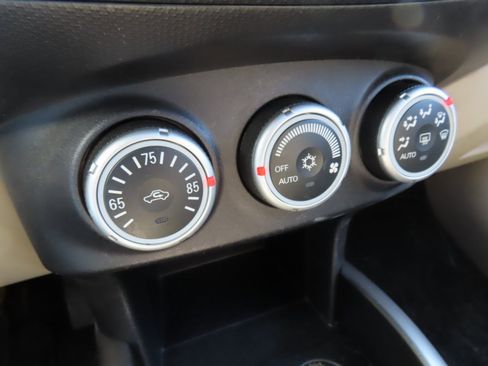 Used 2007 Mitsubishi Outlander XLS image 23