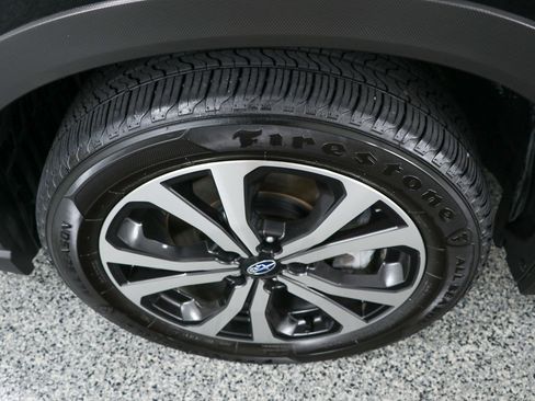 Used 2024 Subaru Forester Limited w/ Convenience Package image 11